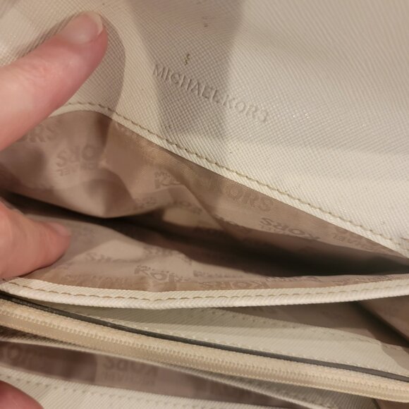 Michael Kors Fulton Carryall Women's Leather Wallet - Picture 12 of 16